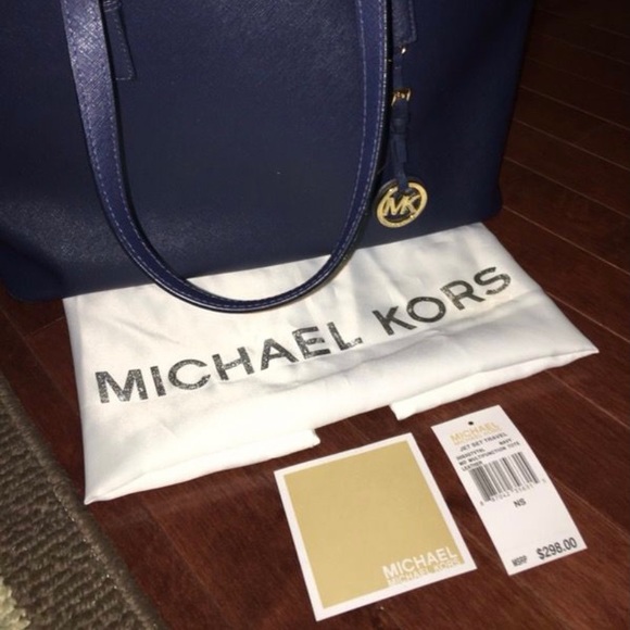 Medium Michael Kors Jet Set Travel Tote Bag - Picture 2 of 5